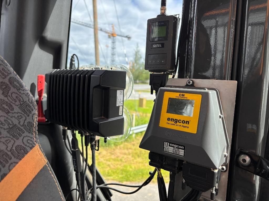 CASE CX 300 D Telakaivukoneet