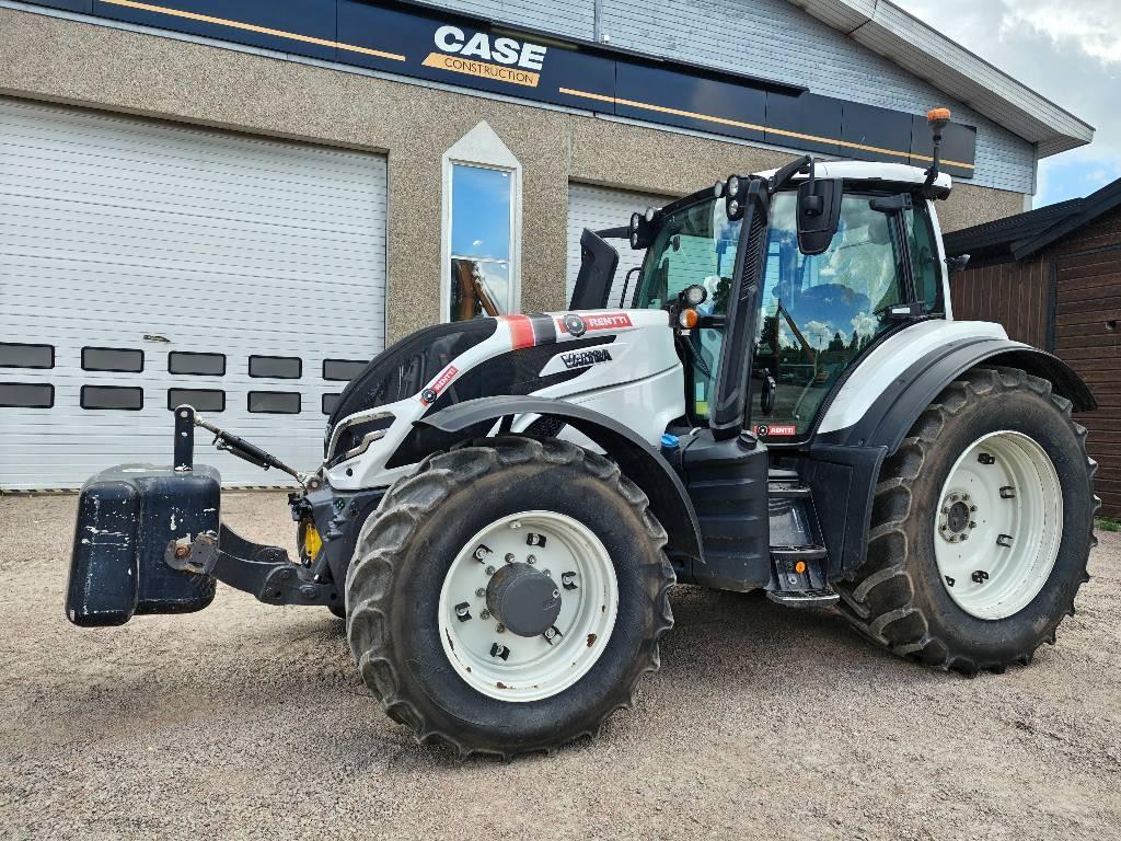 Valtra T 215 Versu Traktorit