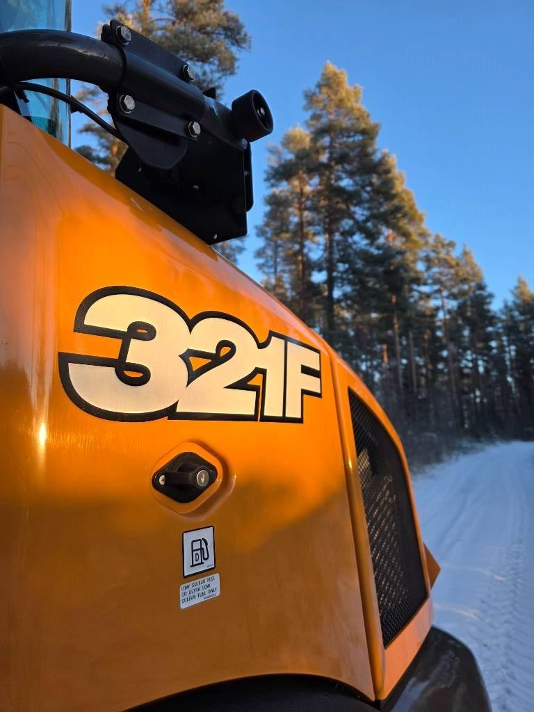 CASE 321 F Evolution Pyöräkuormaajat