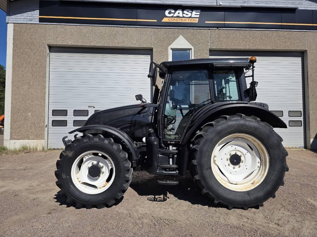 Valtra N121 HiTech Traktorit
